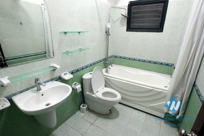 Nice house for rent in Westlake area, facing to the lake